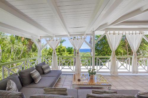 Instalações, GREEN HOUSE in Deshaies