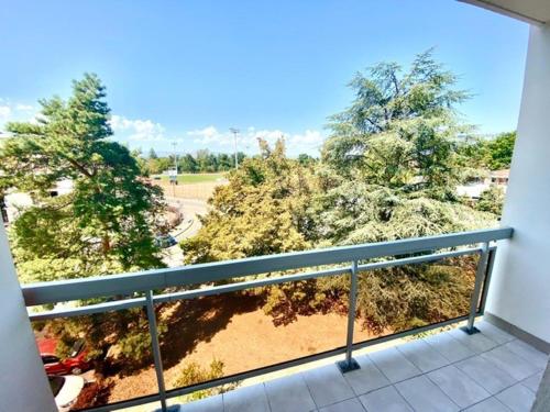 SOBNB LES CEDRES- Appartement neuf a 2minutes de la frontiere