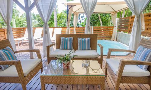 Instalações, GREEN HOUSE in Deshaies