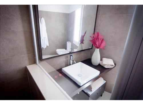 Casa Janubio Dos - Elegant 3 Bedroom villa - WIFI and Air Conditioning - Perfect for families - image 4