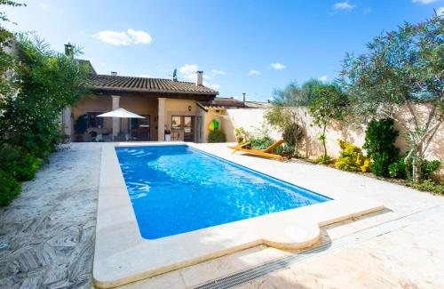 2 bedrooms villa with private pool furnished terrace and wifi at Maria de la Salut gîte à louer Maria de la Salut
