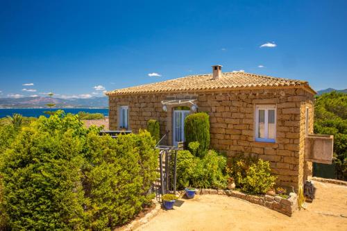 Maison de 2 chambres avec vue sur la mer jardin clos et wifi a Pietrosella gîte à louer Isolella