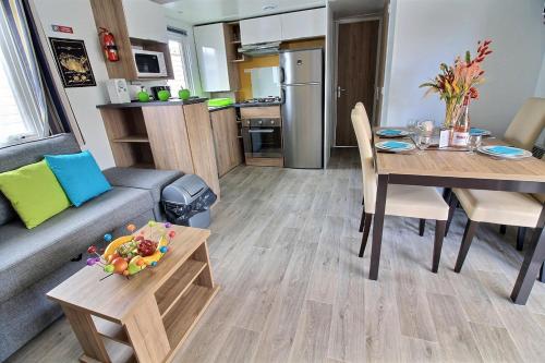 Bungalow with 3 bedrooms in Onzain with shared pool and furnished terrace gîte à louer Chaumont-sur-Loire