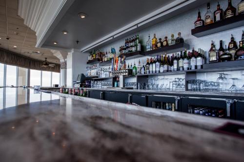 Holiday Inn Charleston-Riverview