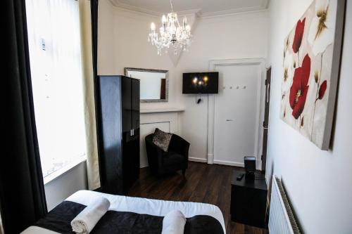 The Valley Rooms - image 7