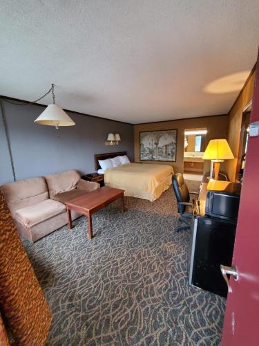 Gray Plaza Motel West Frankfort in เวสท์แฟรงค์ฟอร์ต (อิลลินอยส์)