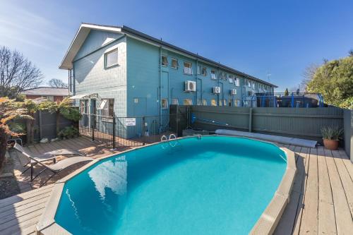 泳池, 泰勒汽車旅館 (Taylors Motel) in 阿什伯頓