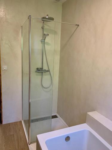 Villa BULY, 4 chambres vue mer et piscine gîte à louer La Ciotat