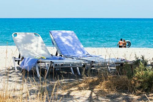 Lito Beach Hotel - image 8
