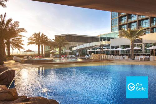 Yas Plaza Marina By IHG - 수영장