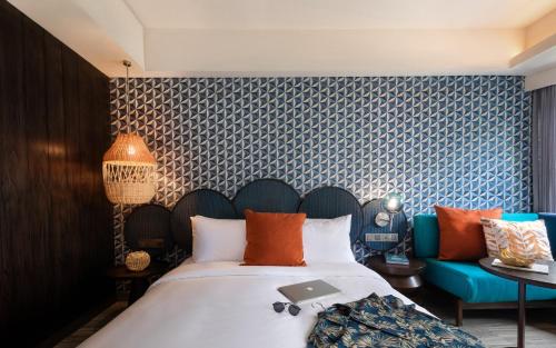 room detail thumbnail 1