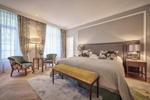 1 queen bed