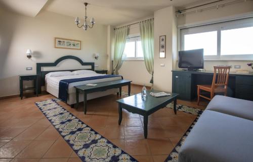 Summit Hotel - image 13