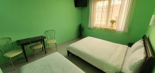 Luxor Inn & Suites - image 8
