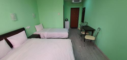 Luxor Inn & Suites - image 3