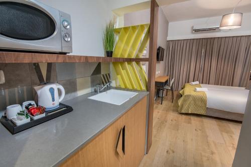 เดกาเนีย เบต กิบบัตซ์ คันทรี ลอดจ์จิง บาย เคเอชซี (Degania Bet Kibbutz Country Lodging by KHC) in เมนาฮามิยา