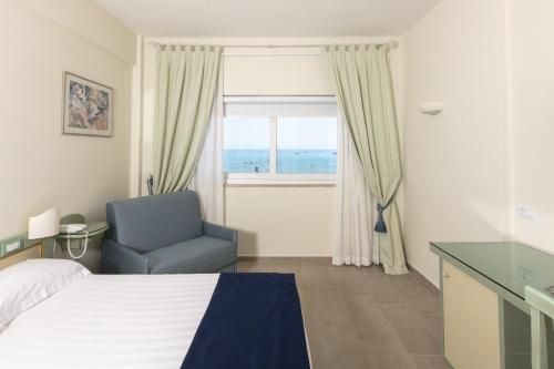 Double or Twin Room with Partial Sea View