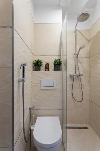 Minimalist Studio in Vinohrady by Prague Days - image 5