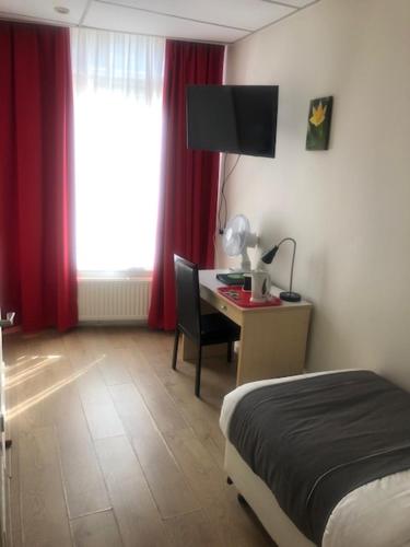 Delta Hotel City Center - image 2