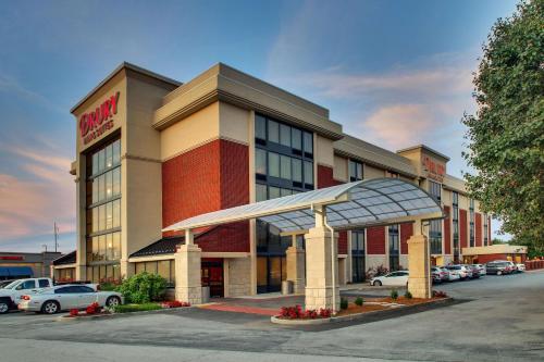 . Drury Inn & Suites Bowling Green