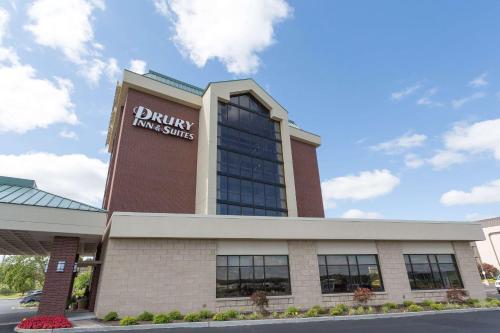 Drury Inn & Suites St. Louis-Southwest - Hotel - Peerless Park