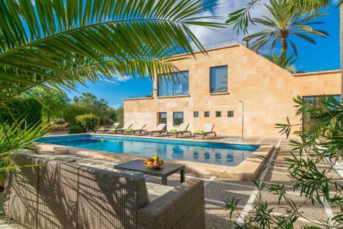  Finca Palmera in Ses Salines