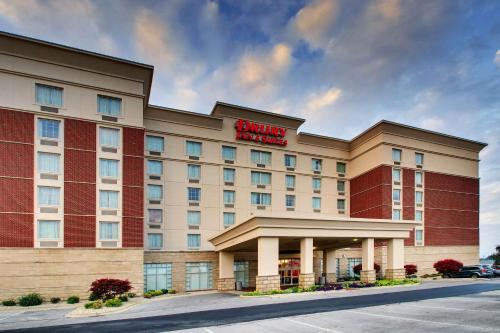 . Drury Inn & Suites Findlay