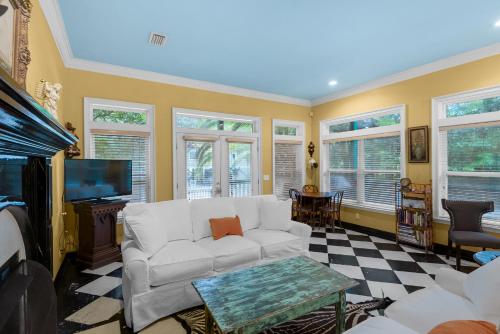 Playhouse II by RealJoy Vacations - image 4