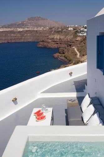 Luxury Villa Santorini Villa Akoti Cave 1 Bedroom Sea View Jacuzzi Akrotiri gîte à louer Akrotíri