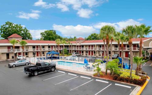 Hotel South Tampa & Suites