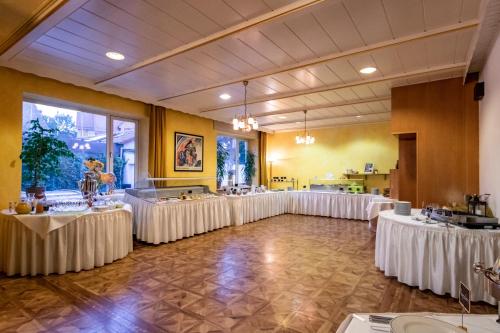 餐飲選擇, 格爾德弗拉爾艾姆拉特豪斯酒店 (Hotel Goldflair am Rathaus) in 科巴赫