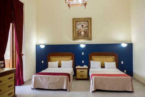 Standard Double Room image 8