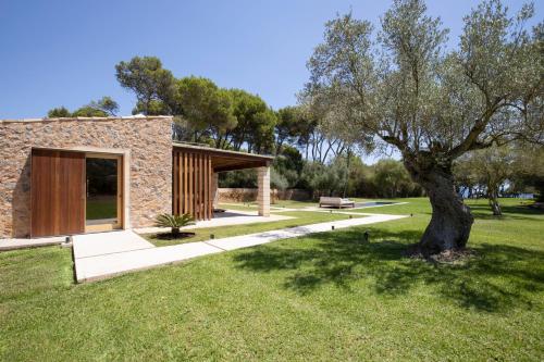 room detail thumbnail 1