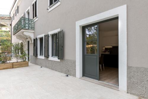 Superior Studio with Garden image 5