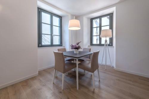 One-Bedroom Apartment image 3