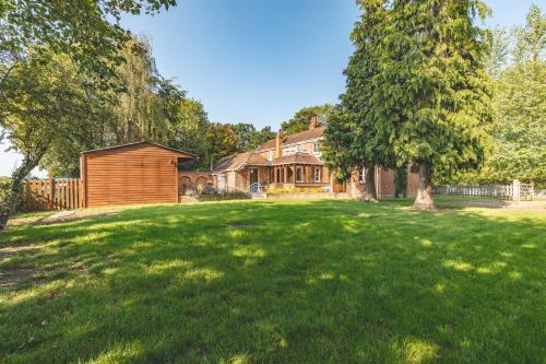 Chestnut Cottage - Stunning Countryside Views! Parking, 4 Bed, 3 Bathrooms, , Berkshire