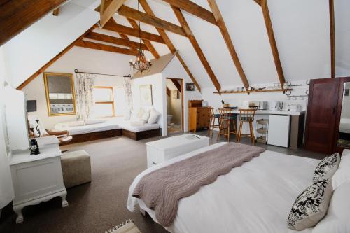 ทนิควา สเตเบิล อินน์  (Tniqua Stable Inn) in ฮาร์เคอร์วีลล์