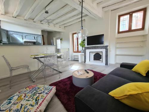 Maison Charme avec Terrasse hypercentre, très calme gîte à louer La Tuilerie