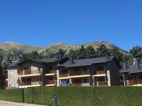  Panoramic Residencia Pista Llarga in Alp