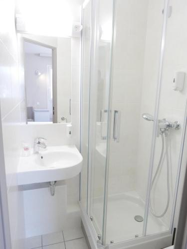 Best Hotel Reims La Pompelle - image 13