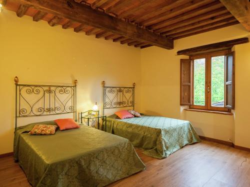 Tuscan Farmhouse in Castiglione di Garfagnana with Garden