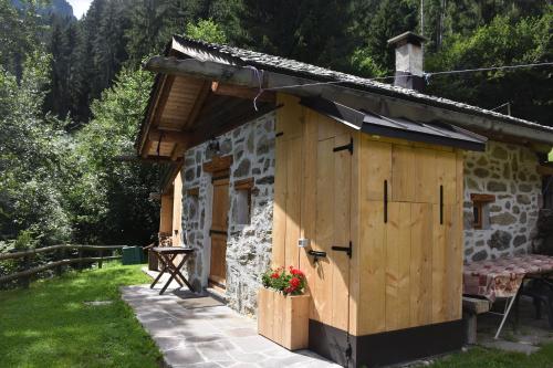 The "small" Alpine Chalet & Dolomites Retreat