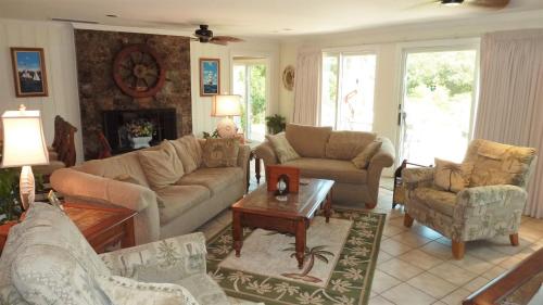 BLACKBEARDS HIDEAWAY by Jekyll Realty Jekyll Island Georgia