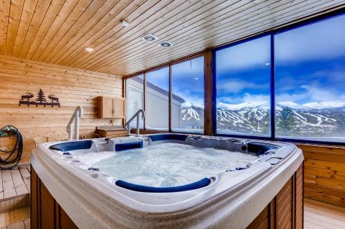 Gold Point #5-C - Great Views - Hot Tub Access in Sally Barber