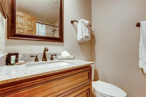 Gold Point #5-C - Great Views - Hot Tub Access in Breckenridge, USA