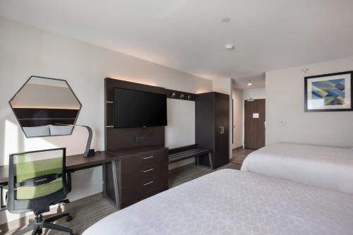 Holiday Inn Express & Suites - Hoffman Estates, an IHG Hotel