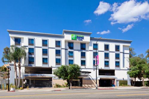 Holiday Inn Express Hollywood Walk of Fame, an IHG Hotel Los Angeles 