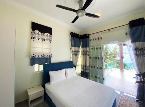 CoLiving CHE Beach House by Vale Pine
