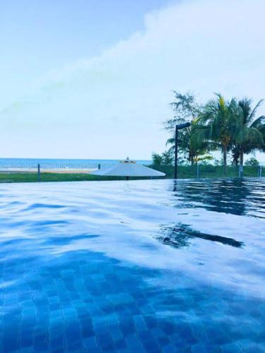 Timurbay by Dfamilia, ground floor suite with easy access to the pool and beach, Kuantan (photo 7)