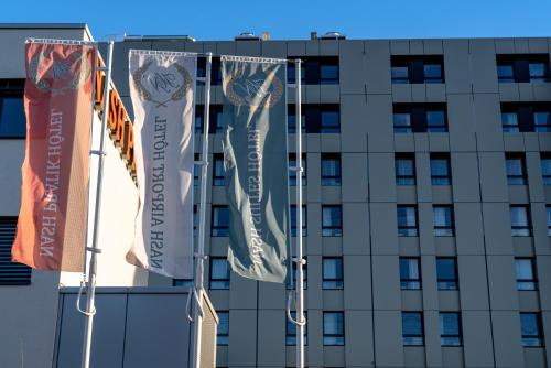 Nash Airport Hotel - image 3